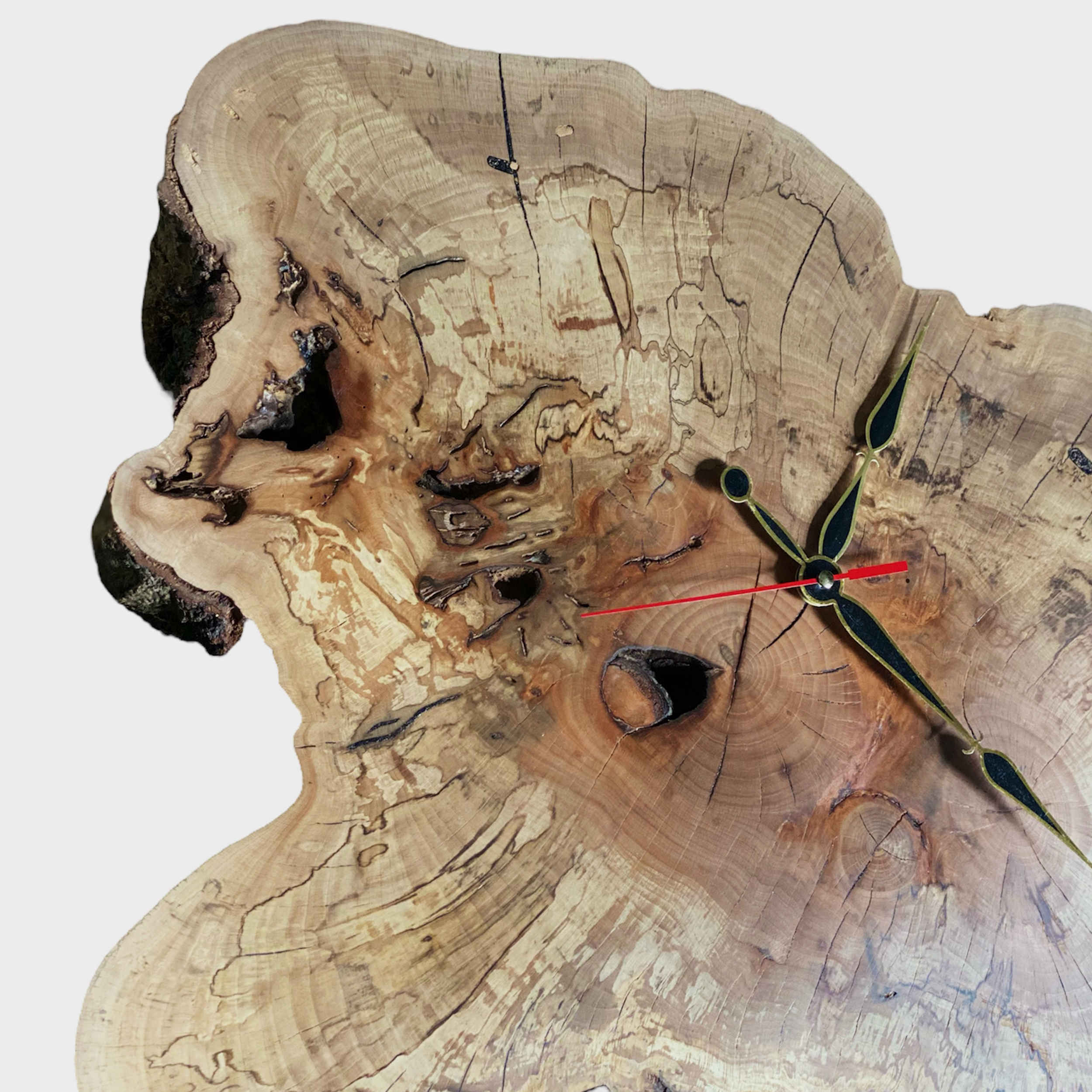 Rustikale Holzwanduhr – Handgefertigte Eleganz für Wände