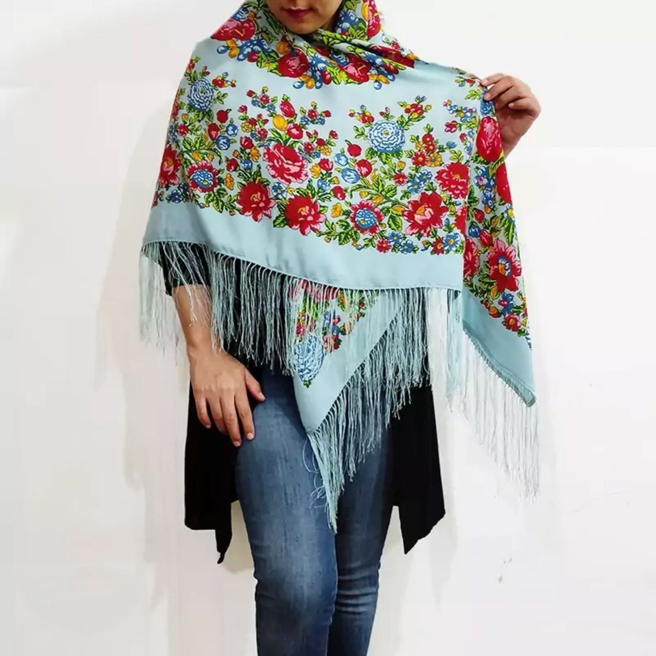 Handgefertigter Turkmenenschal in Hellblau – Tradition & Ruhe mit eleganter Note