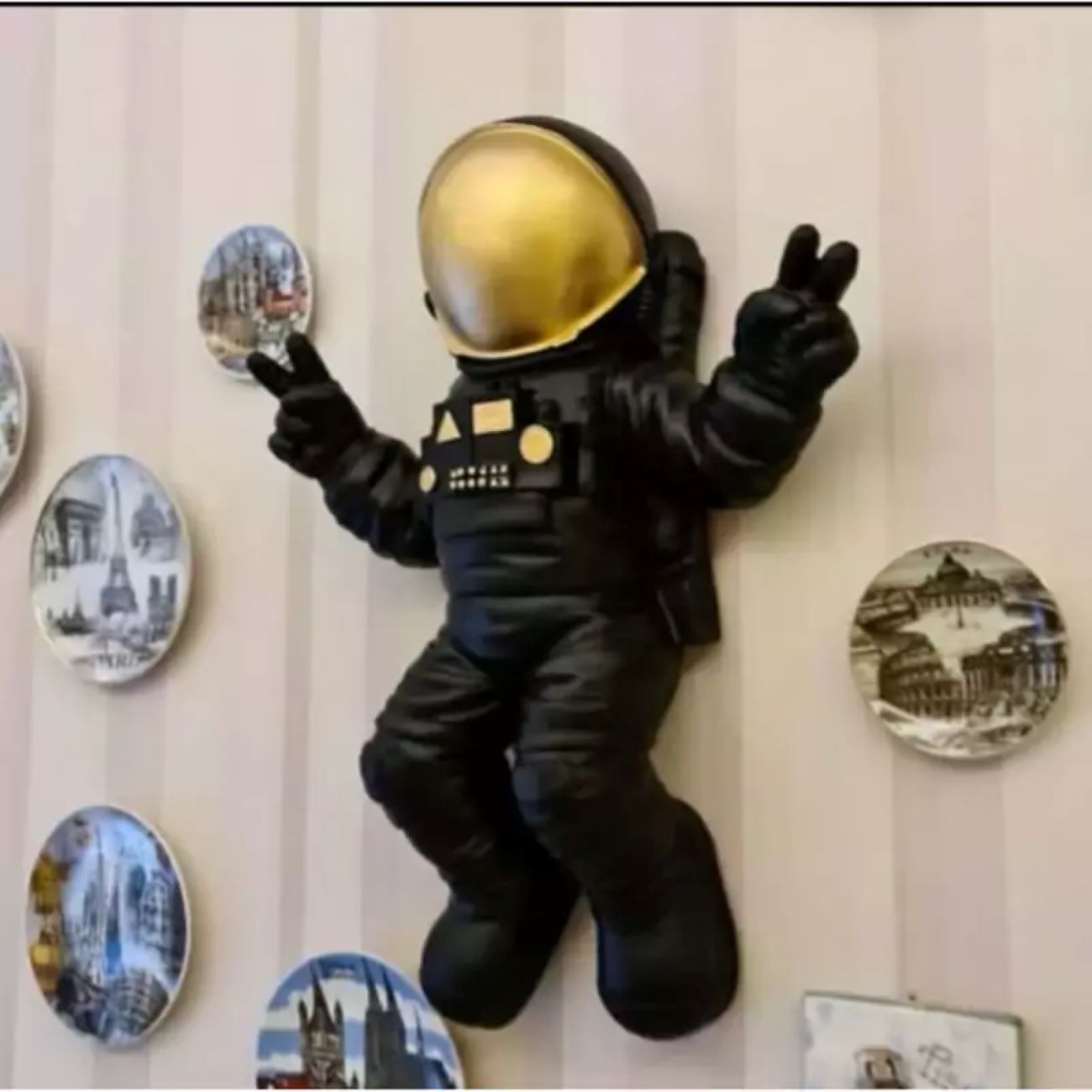 Wand-Astronauten-Statue – Einzigartiges Weltraum-Dekor