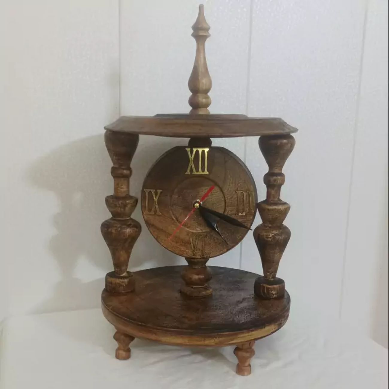 Holzwanduhr für das Kinderzimmer mit Einhorn-Design