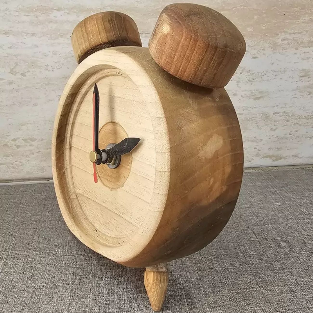 Minimalistische Holztischuhr – Perfekt für einen stilvollen Schreibtisch