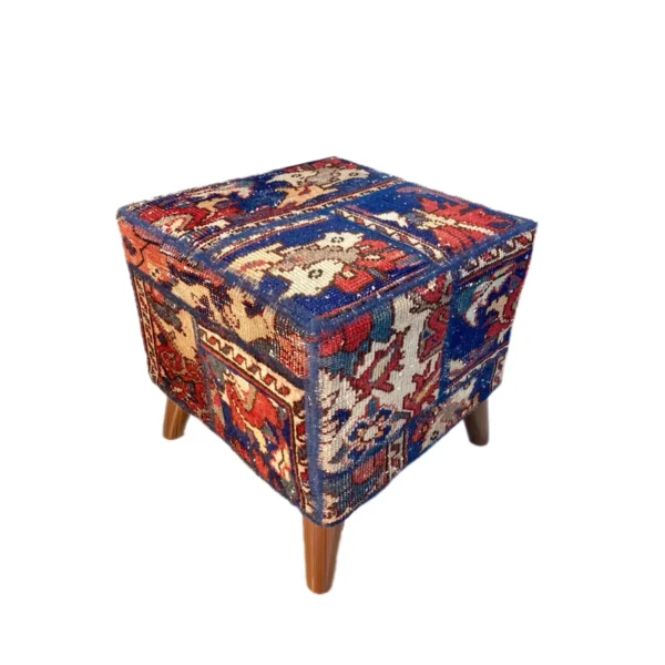 Eleganter iranischer Teppich-Pouf – Eine Mischung aus Kultur und Komfort