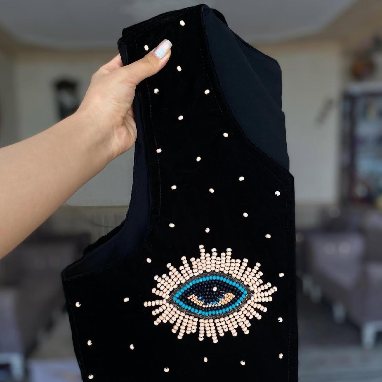 Handgefertigte bestickte Weste mit Perlen für Damen – mit Augendesign