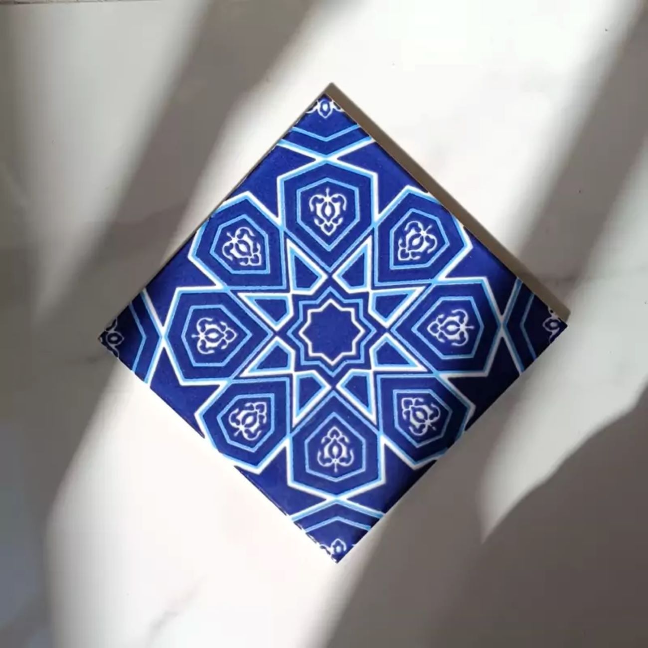 Persische Fliesen – Elegante Keramikdesigns inspiriert von Irans Erbe, 25 Stück
