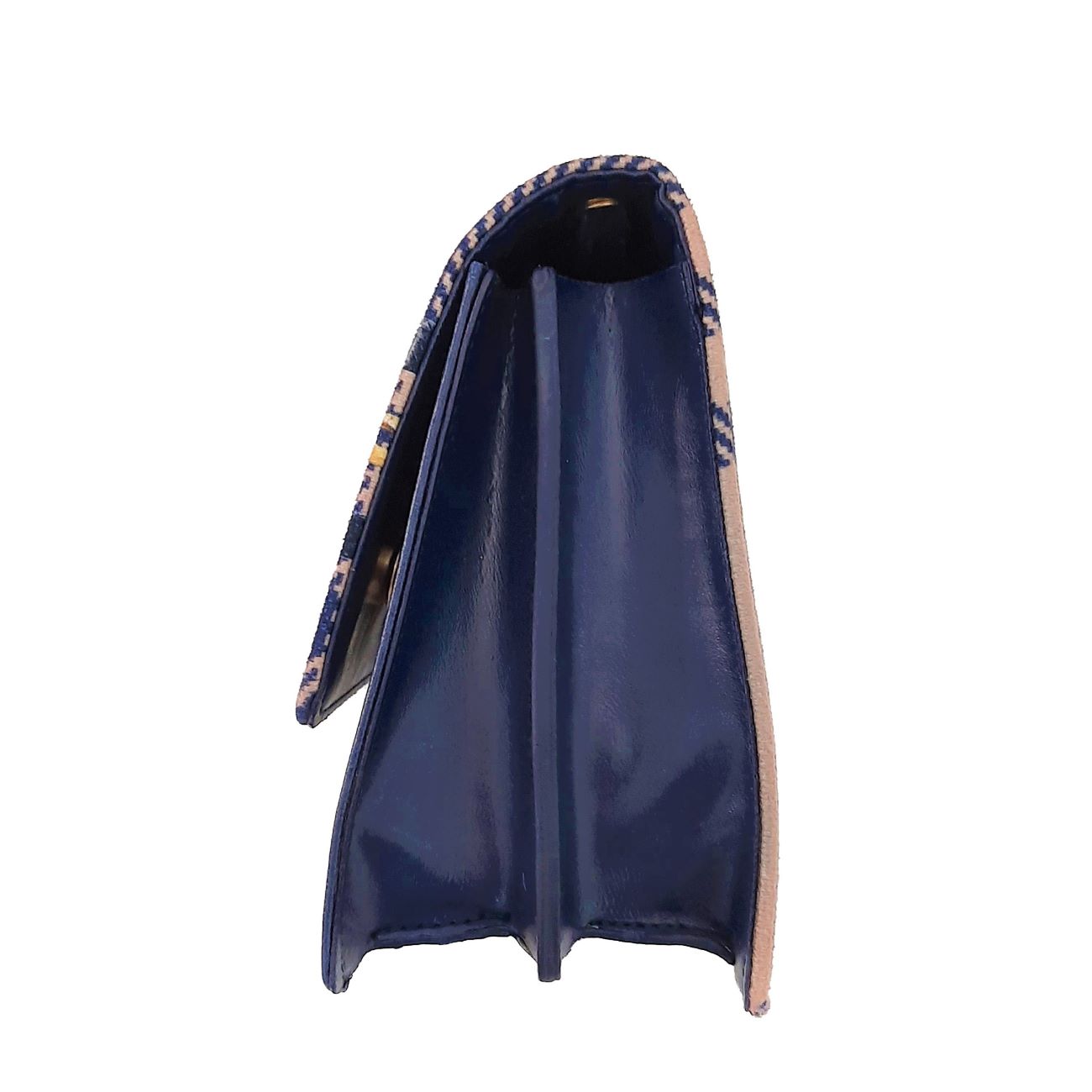 Umhängetasche mit Kettenträger und passendem Schal – Schick und elegant