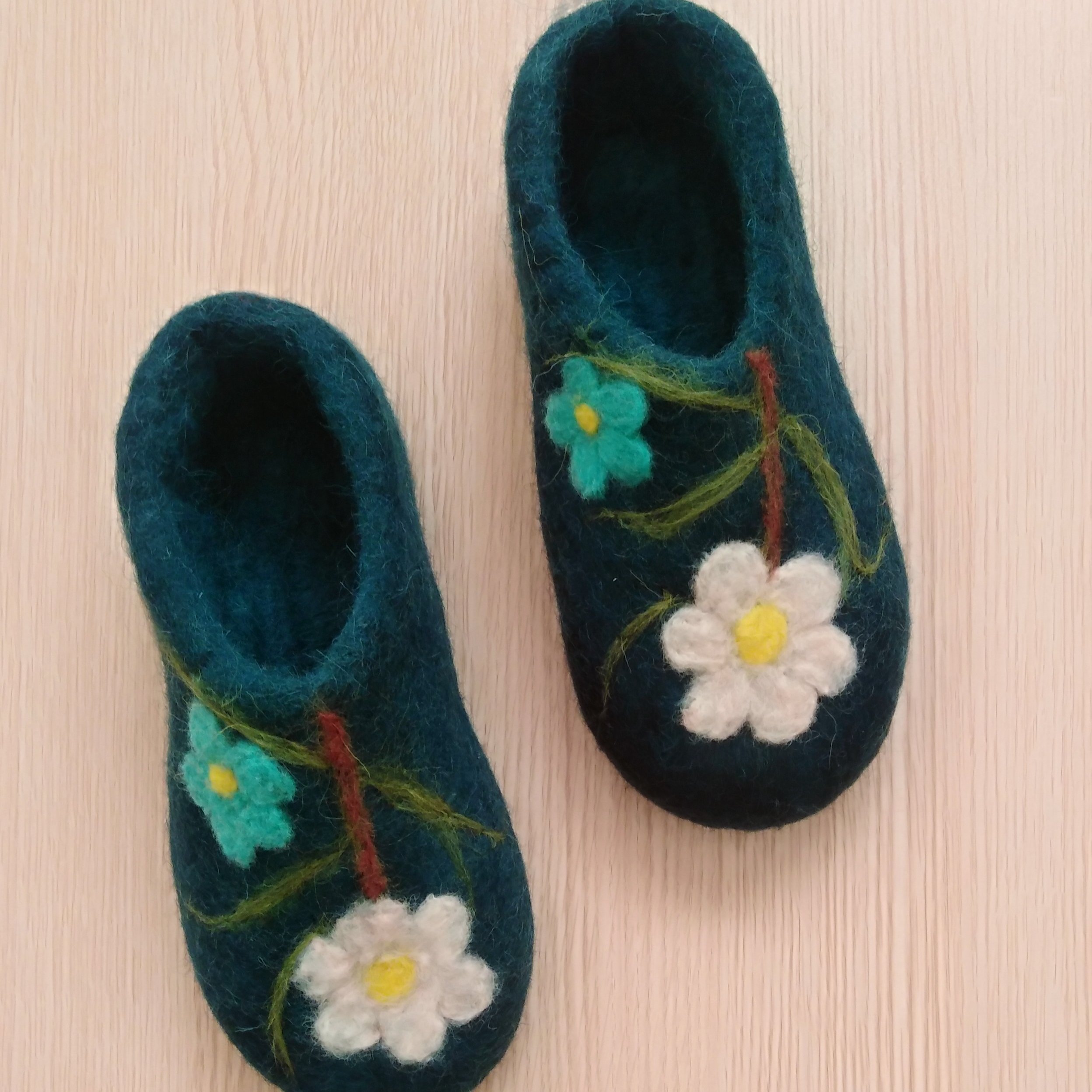 Frauen Mashhad Mules Schuhe aus natürlichem Leder – Komfortabel und stilvoll