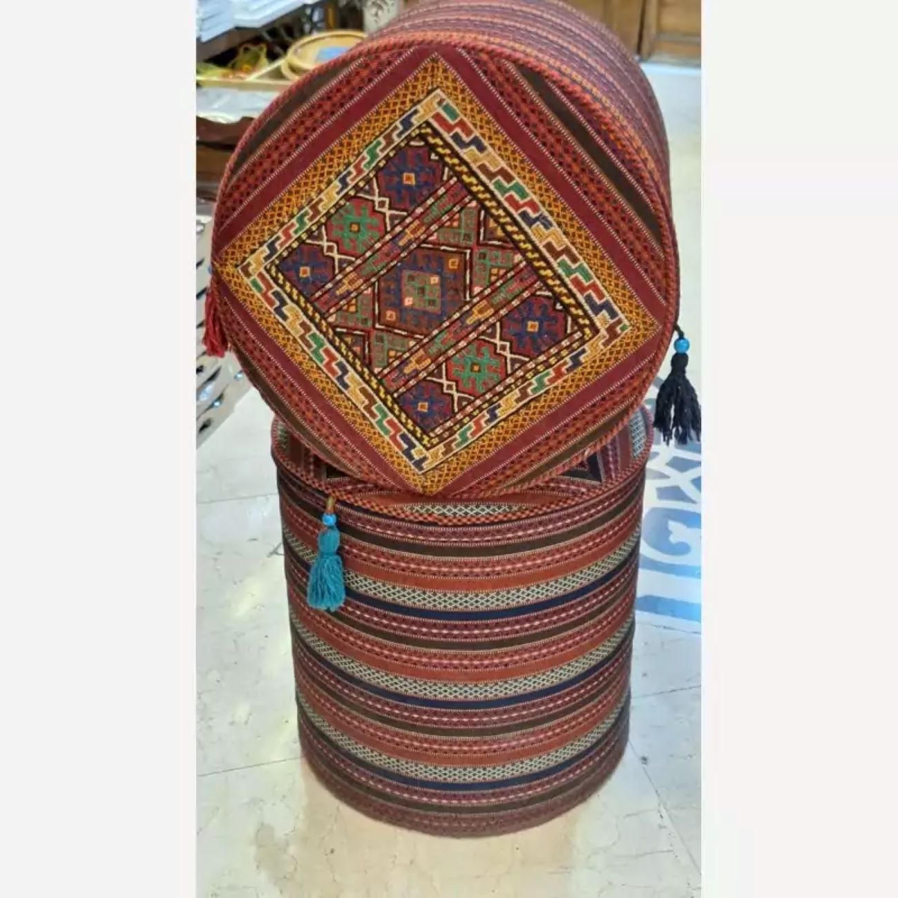 Traditioneller persischer Kilim-Pouf – Handgefertigter Luxus für dein Zuhause