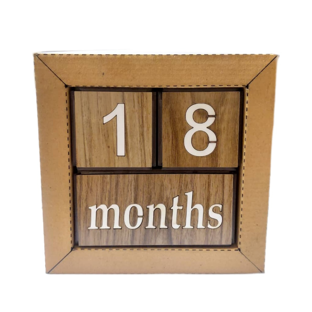 Holz-Würfelkalender – Stilvolle Deko für Büro & Zuhause