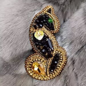 Bestickte Brosche – Stilvolles Katzen-Design, handgefertigtes Juwel