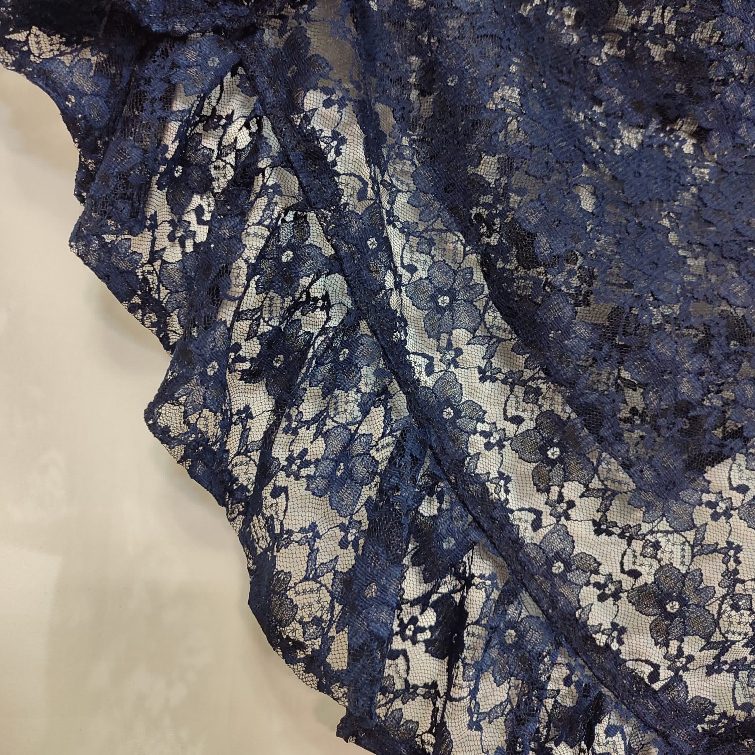 Damenschal für Damen – Elegante Dentelle-Spitze mit zartem Blumenmuster