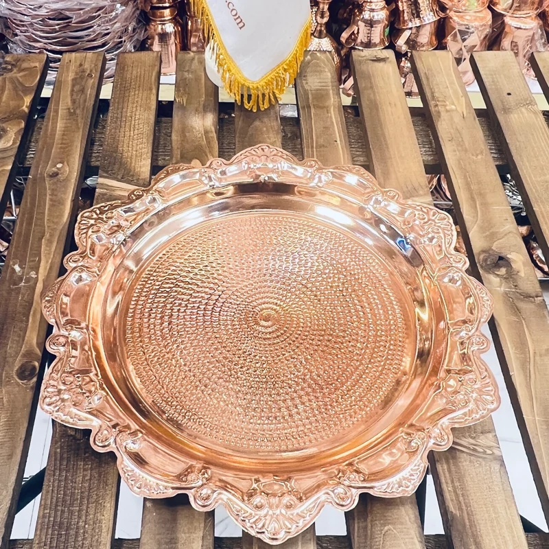 Thumbnail 2: Handgefertigtes, gehämmertes Kupfertablett – Tradition trifft moderne Eleganz