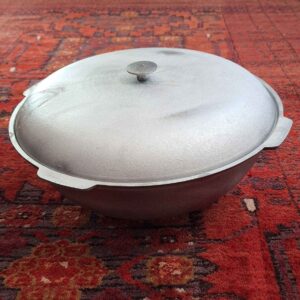 Gusseisen Kazan-Topf – Ideal für Outdoor-Kochen mit Deckel