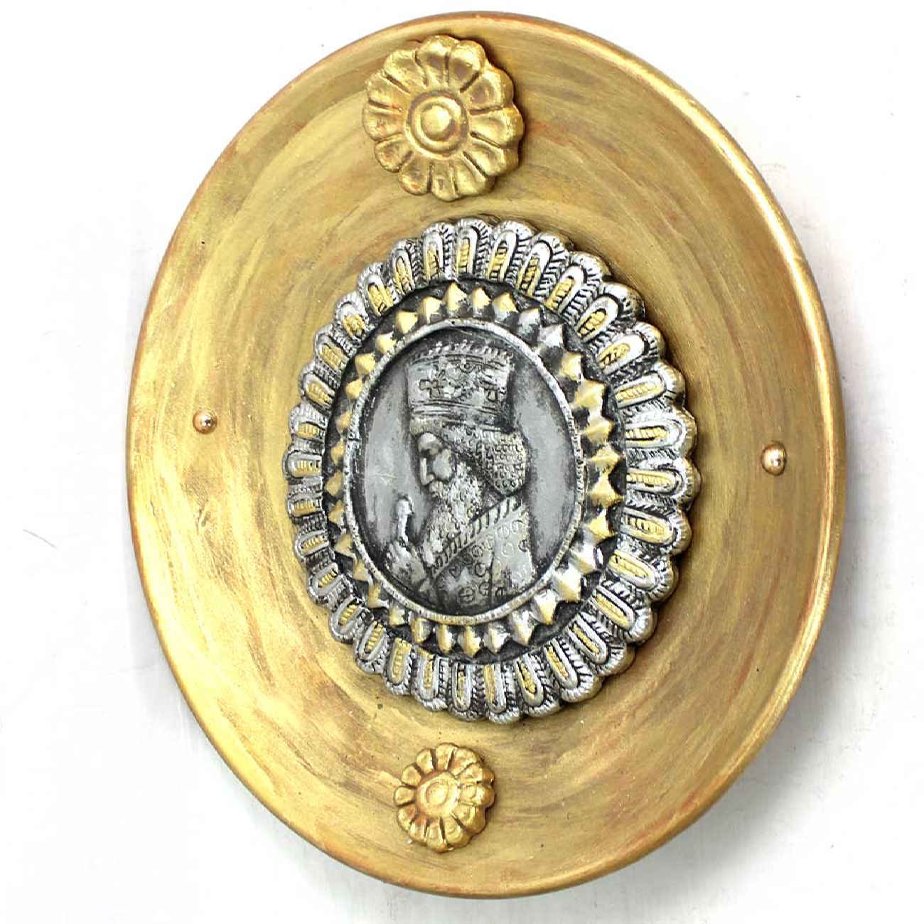 Dekorativer Keramikteller zum Aufhängen im Achaemeniden-Design