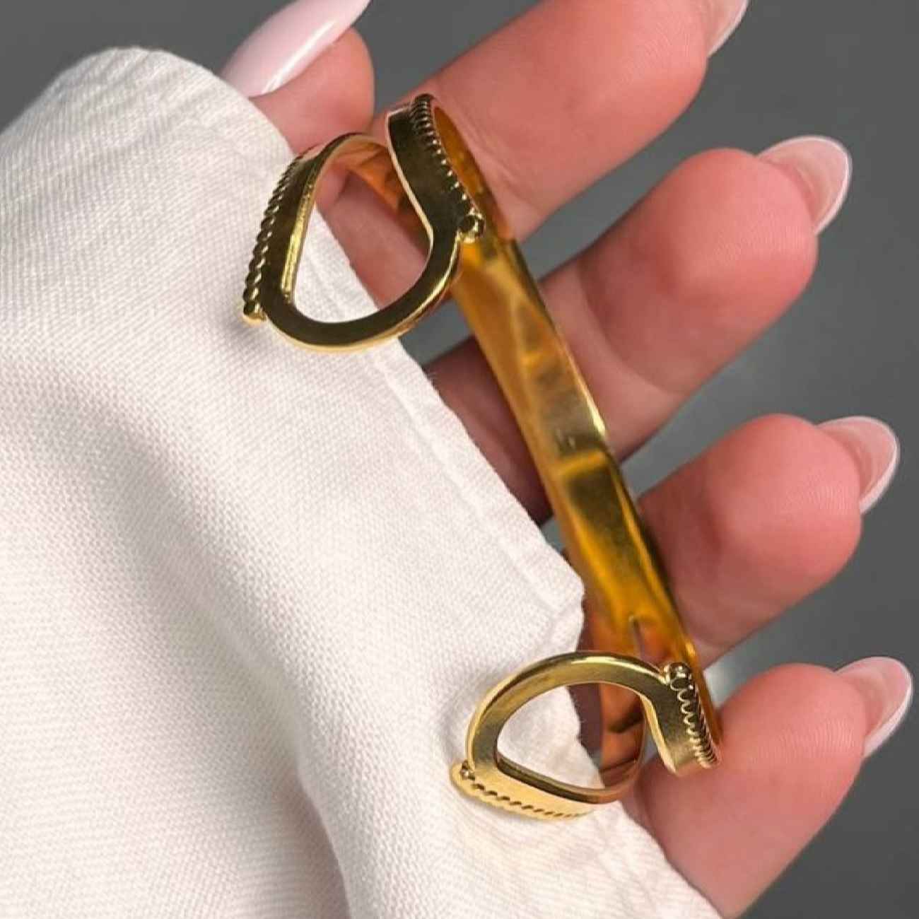 Verstellbares Damen-Manschettenarmband – Trendiger Schmuck für den Alltag