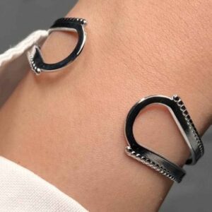 Verstellbares Damen-Manschettenarmband – Trendiger Schmuck für den Alltag