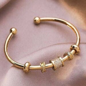 Verstellbares Stahl-Manschettenarmband für Damen – Ausdrucksstark & stilvoll