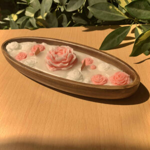 Aromatische Kerze im Holzglas – Perfekt zum Verschenken oder als Wohnaccessoire mit Blumen-Design