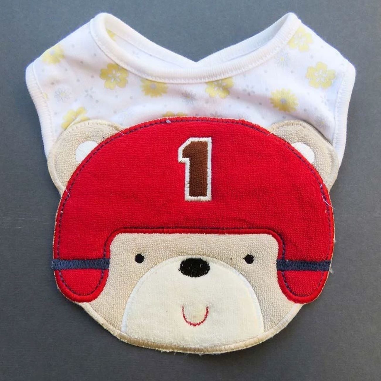 Stoff-Baby-Lätzchen | Süßes Baseball-Bärchen-Design