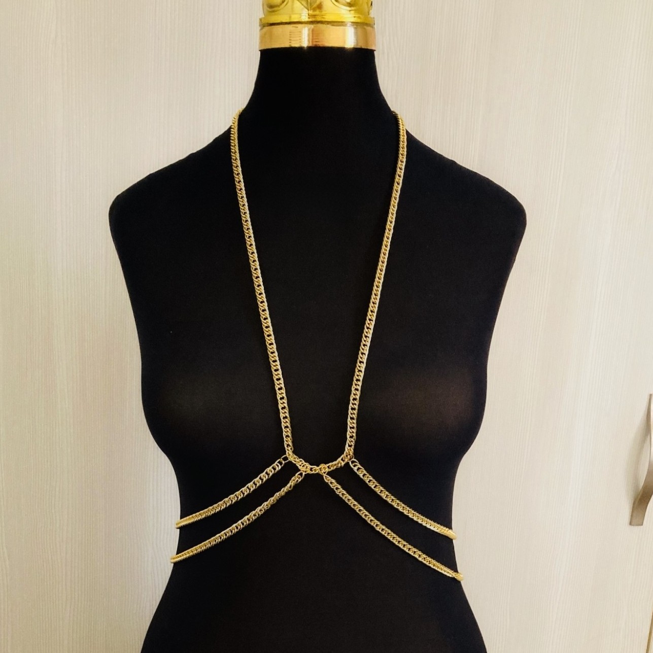 Body-Chain für Kleider – Elegantes Design für rückenfreie Outfits