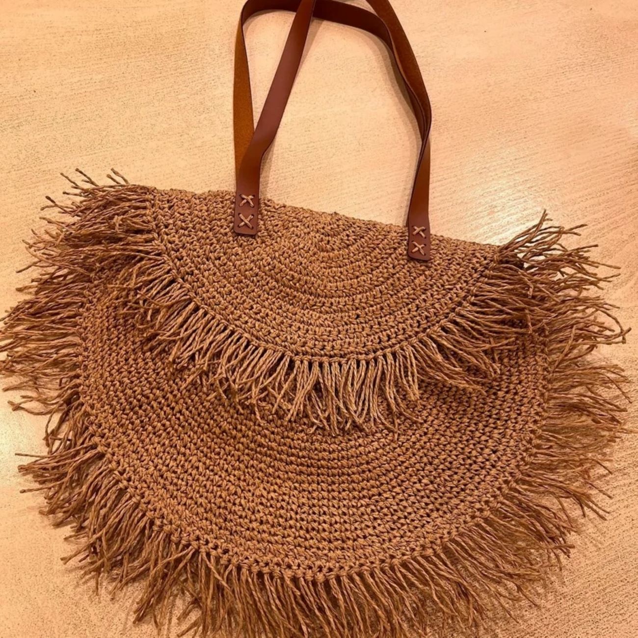 Boho-Chic Raffia-Häkeltasche – Leichte Sommertasche für Strandtage und Stadtausflüge