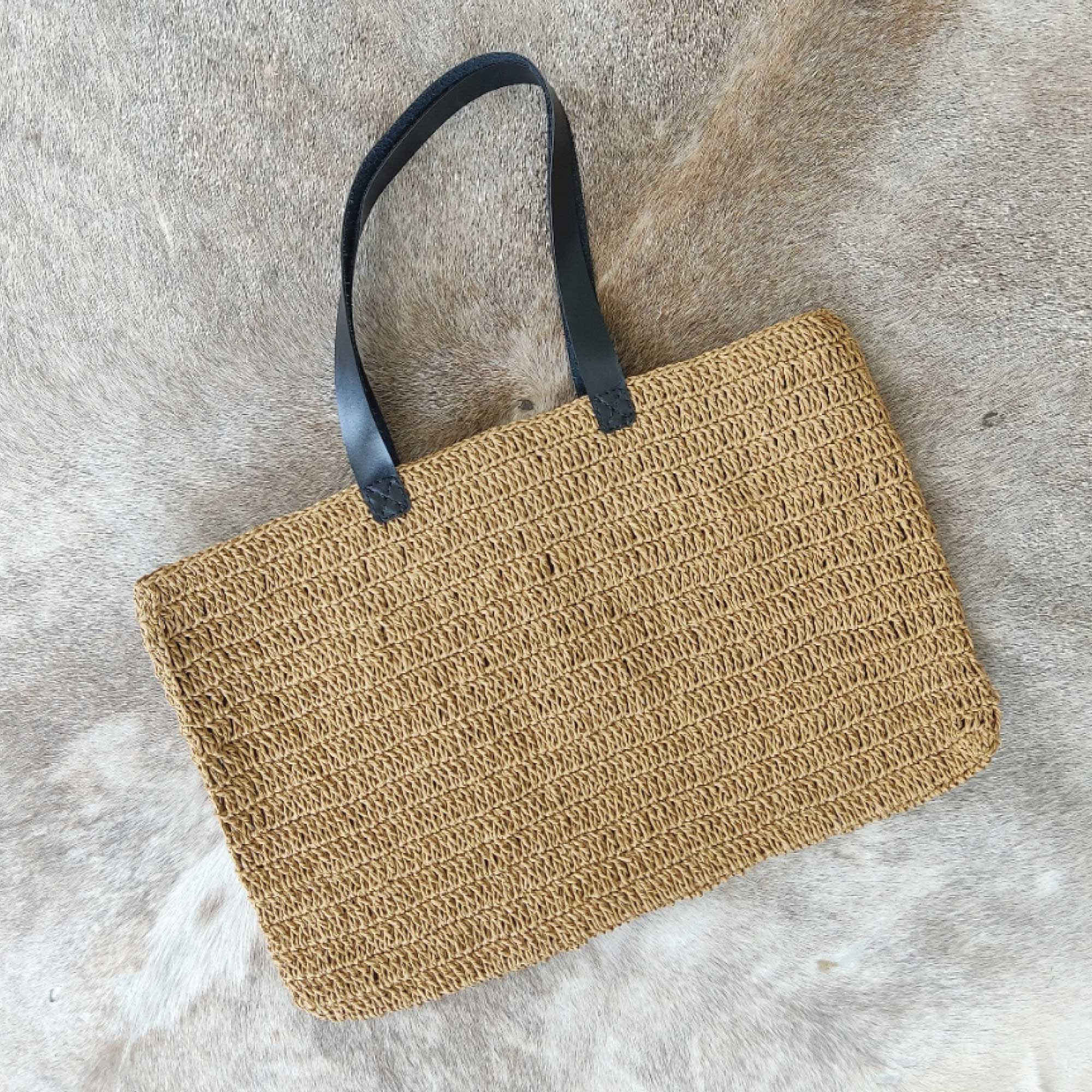 Boho gehäkelte Raffia-Tasche mit Kunstlederriemen – Ungefüttert und leicht