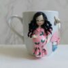 Elegante Keramiktasse mit Kunstmotiv schwangerer Frau