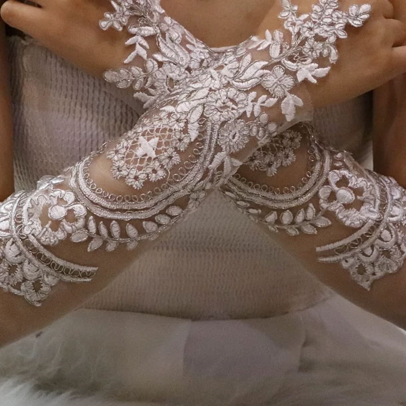 Elegante, verzierte Brauthandschuhe ohne Finger – Für Hochzeiten und besondere Anlässe