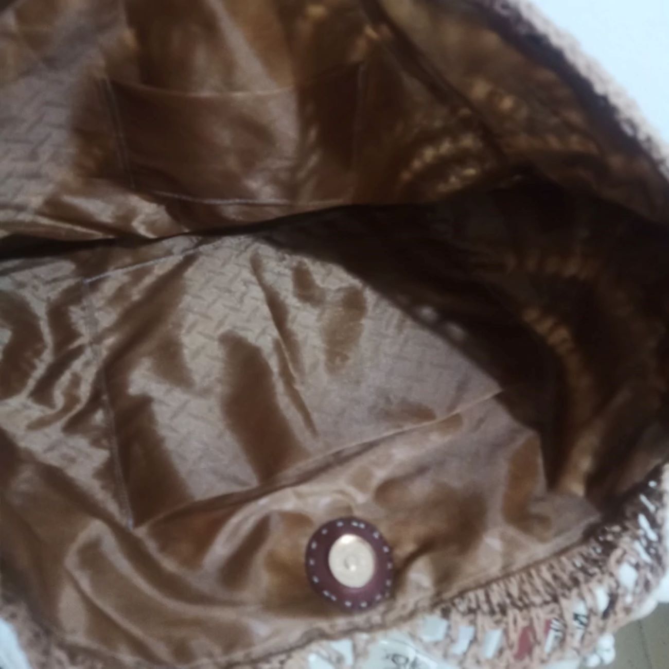Elegante handgewebte Raffia-Handtasche – Gefertigt aus weichem Papiergarn