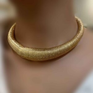 Vergoldete Choker-Halskette mit Federdesign – Minimalistisch & Elegant, Ideal für Partys