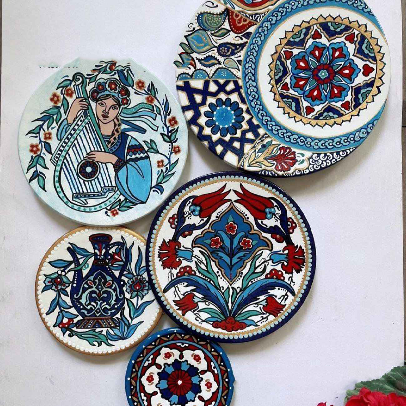 Handgefertigtes dekoratives Tonteller-Set – Traditioneller künstlerischer Wohnakzent (5-teilig)