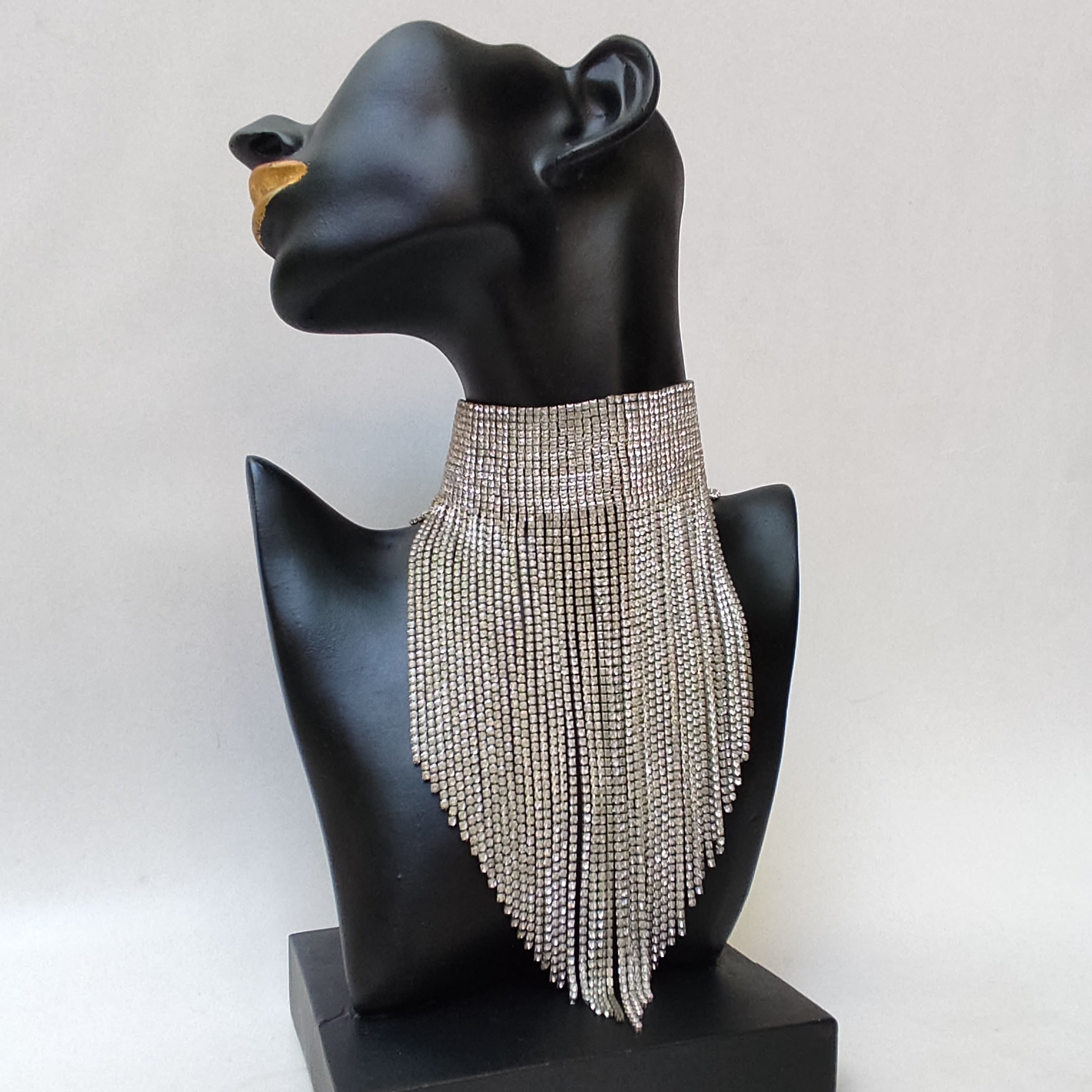 Handgefertigte Choker mit Kristallen – Elegant & Luxuriös, Perfekt für Hochzeit & Events