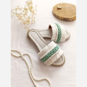 Handgefertigte Makramee-Sandalen-Hausschuhe mit Kamillenblüten-Design