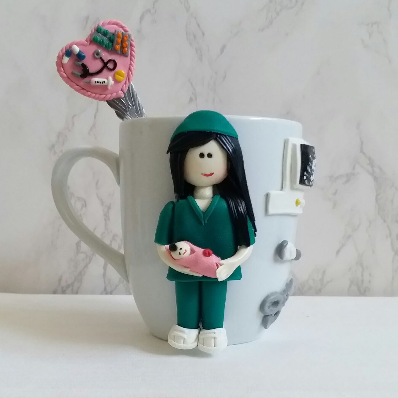 Hochwertige Keramiktasse mit inspirierendem Hebammen-Design