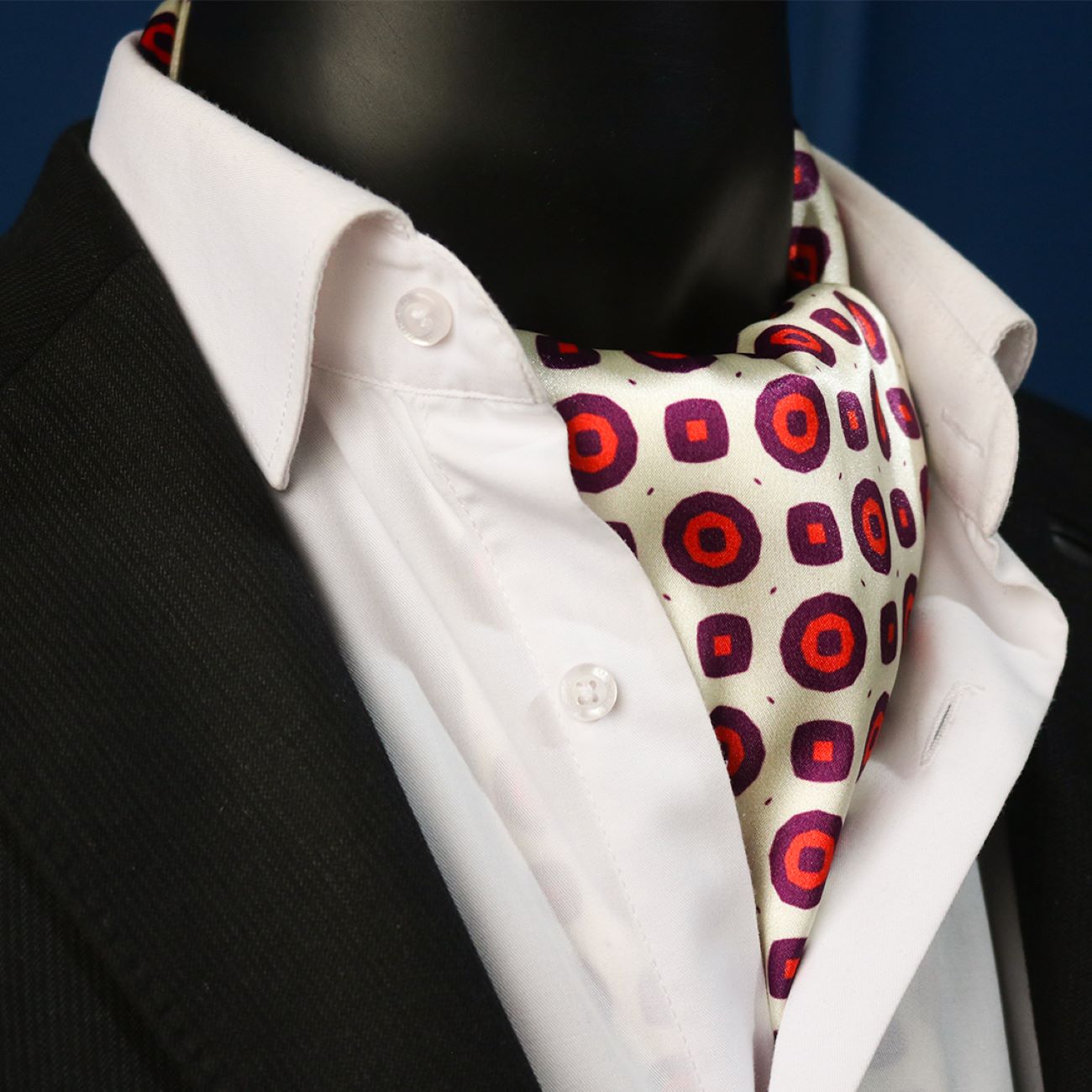 Klassischer Halsschal | Elegantes Accessoire für den modernen Gentleman