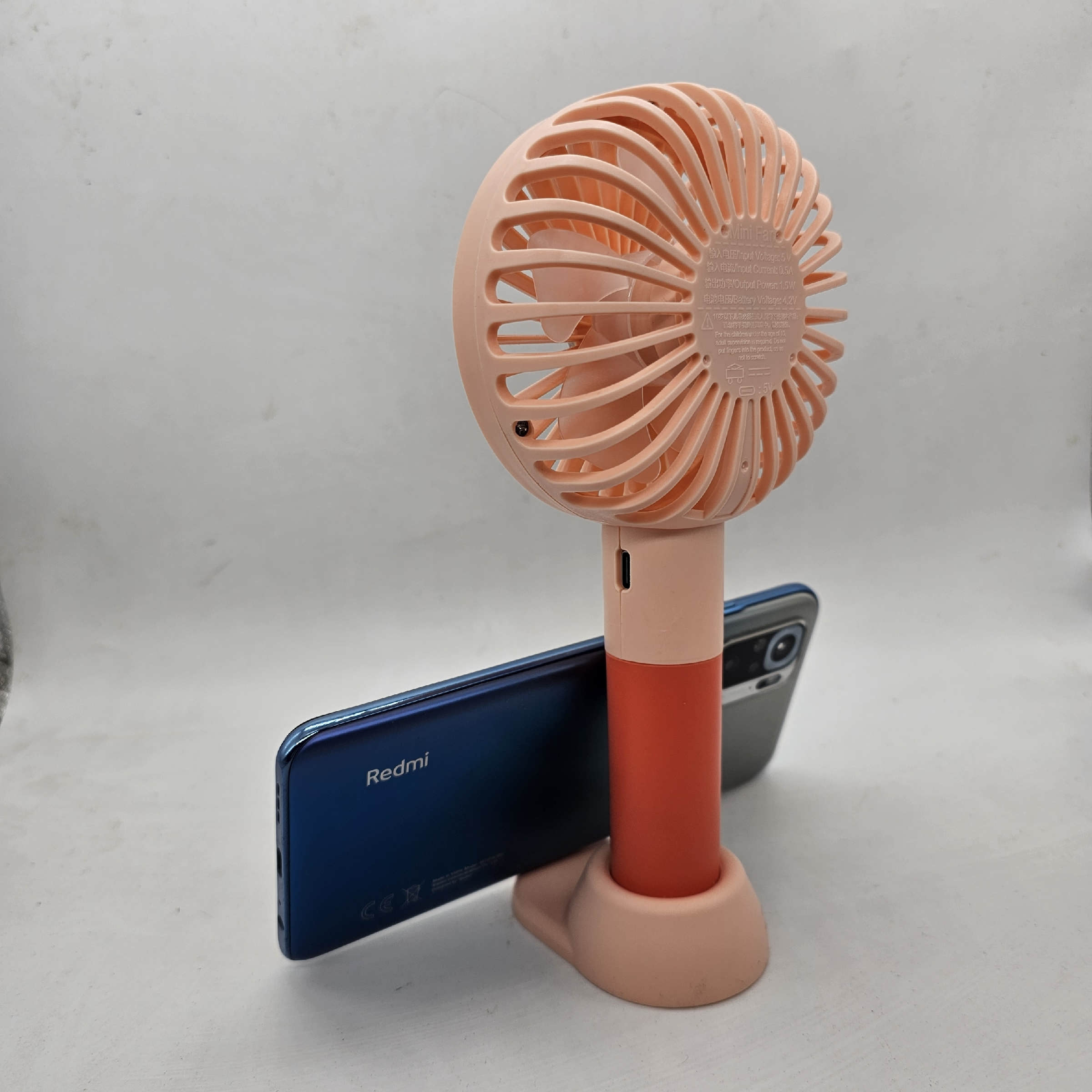 Mini-Handventilator von Hak – Leicht und einfach zu transportieren