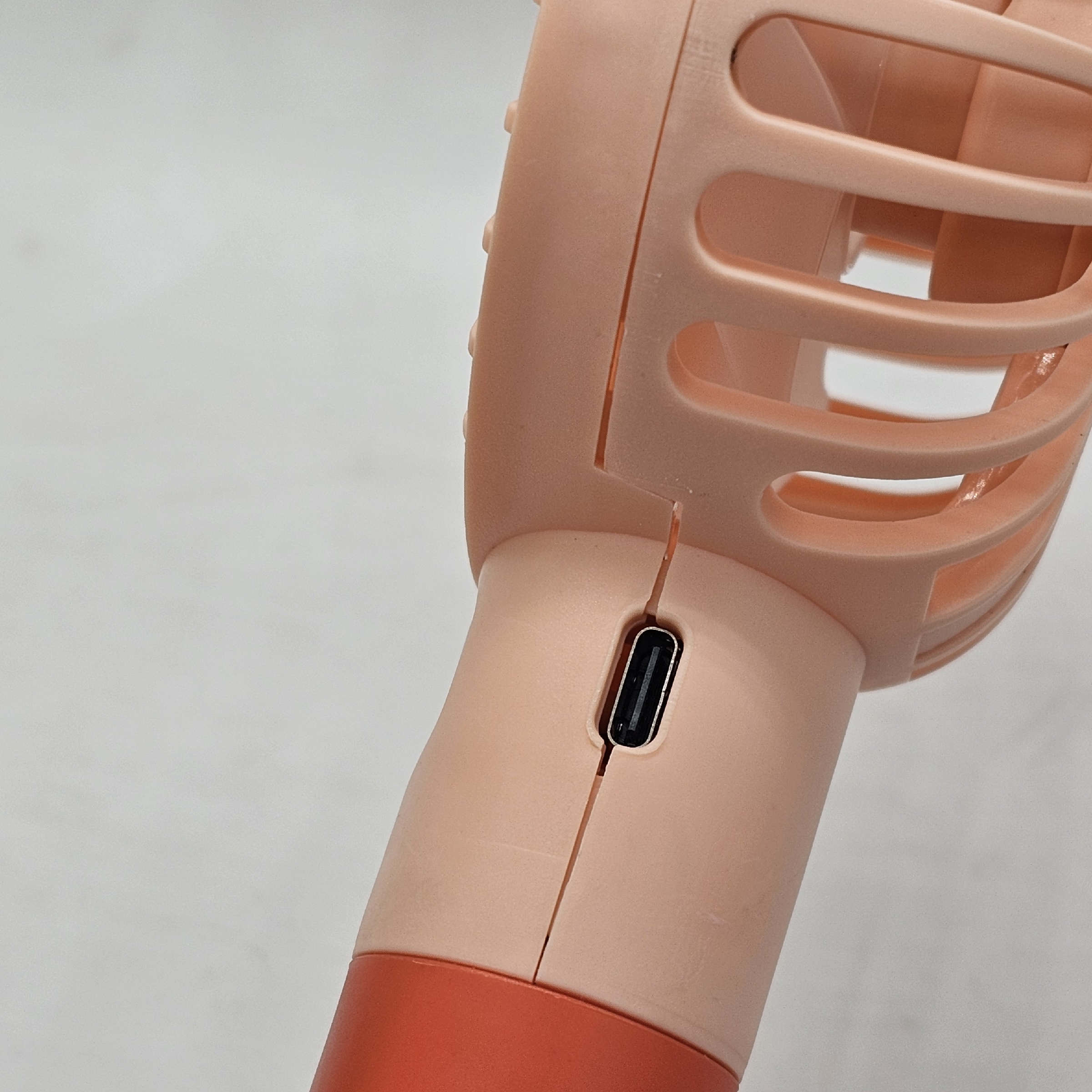 Mini-Handventilator von Hak – Leicht und einfach zu transportieren
