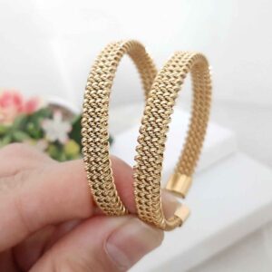 Minimalistisches, geflochtenes Manschettenarmband für Damen – Zart, verstellbar & elegant