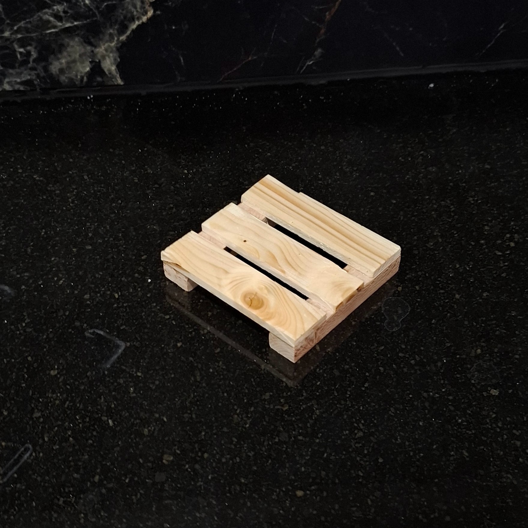 Untersetzer aus natürlichem Holzpaletten – Zum Schutz der Tischoberfläche (6er-Pack)