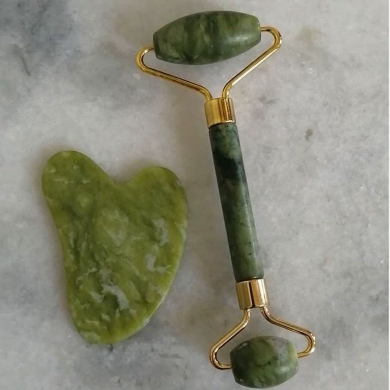 Premium-Qualität Natur-Jade Gua Sha und Jade-Roller Set – Für Lifting und tiefenreinigende Pflege