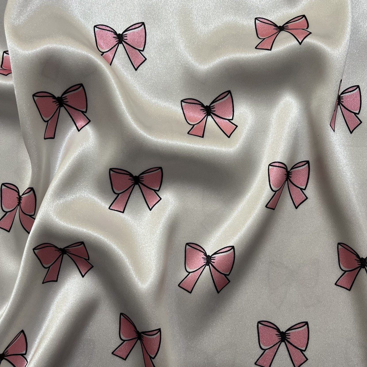 Seidiges Satin-Haubenband – Ideal für lockiges und natürliches Haar