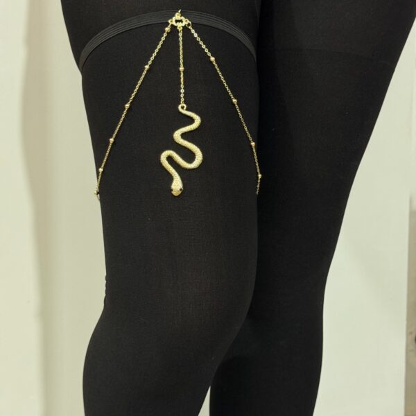 Snake-Thigh-Chain-–-Perfect-Addition-to-Summer-Dresses-2