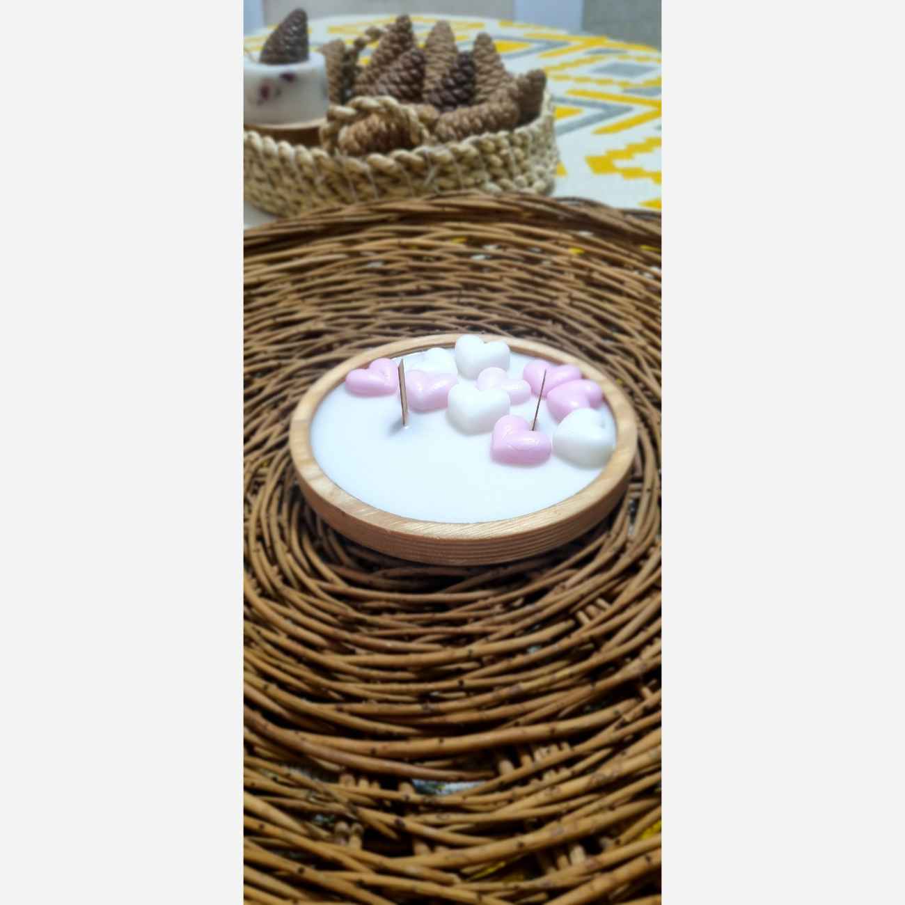 Stilvolle Holzkerze im Glas – Perfekt als Geschenk & Wohnkultur mit Herz-Design