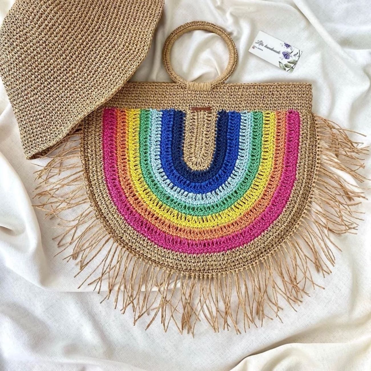 Sommer-Raffia-Handtasche – Handgehäkelt aus Papiergarn mit Regenbogenmuster