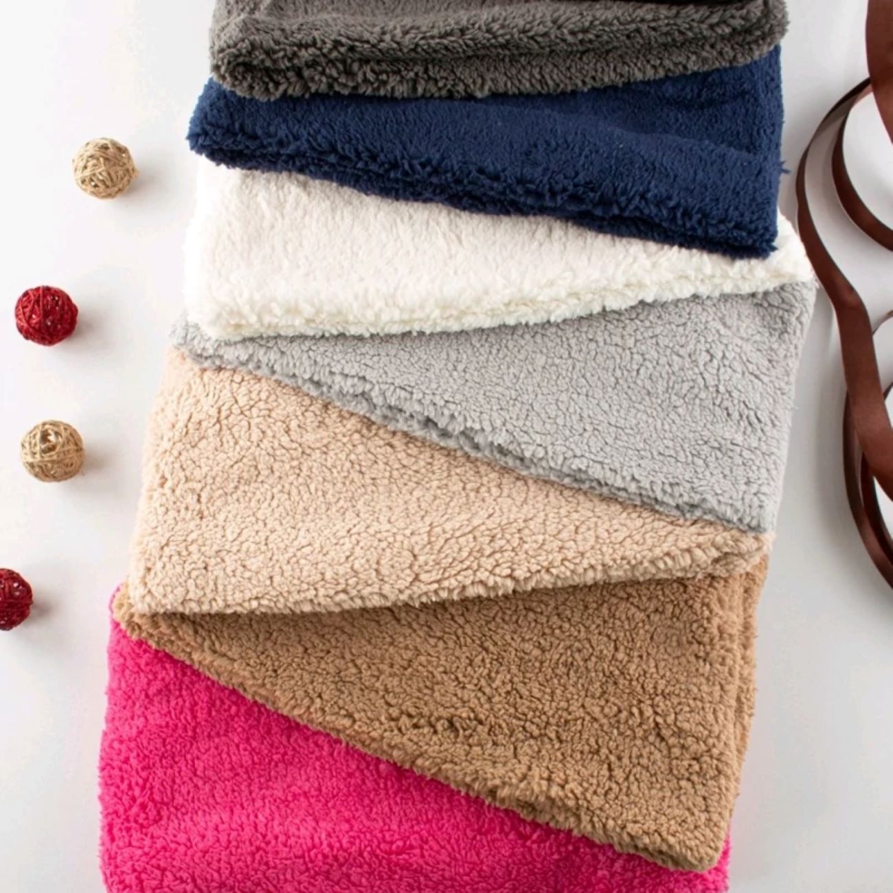 Winter-Cowl-Schal aus Teddy-Stoff – Weich und warm für kalte Tage