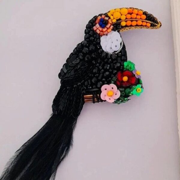 Beaded-Toucan-Brooch-Graceful-and-Unique-2