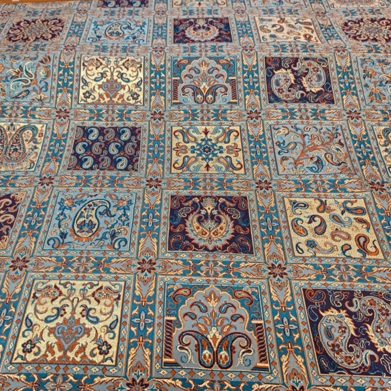 Premium-Termeh-Tuch – Feine Paisley- & Blumenmuster