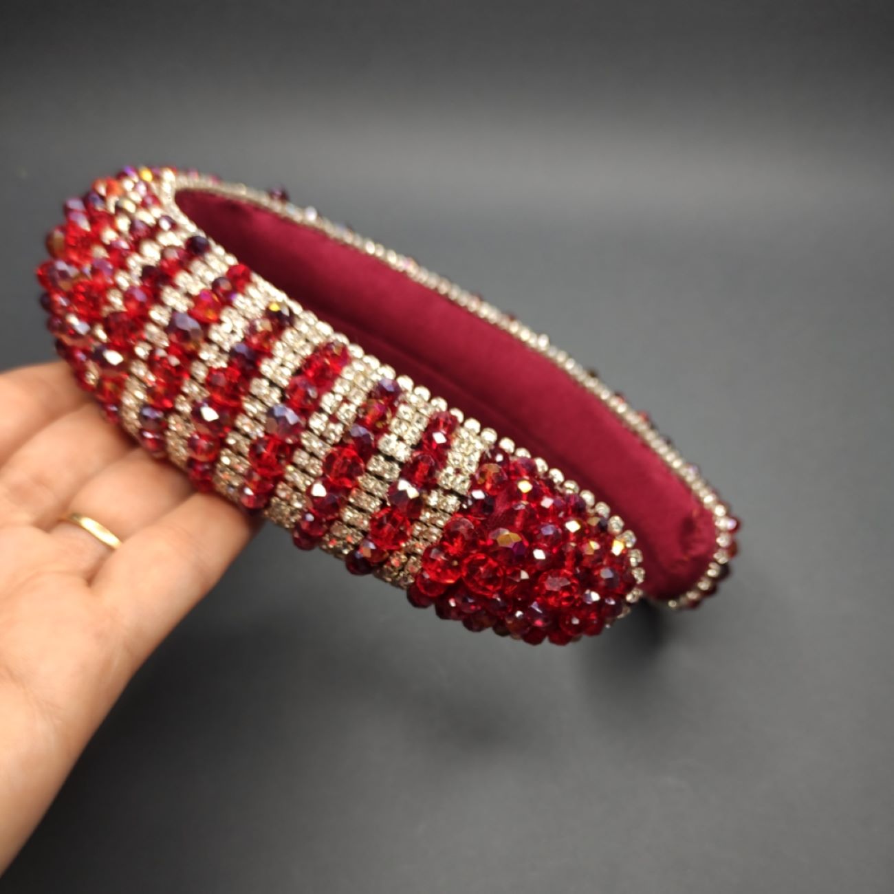 Kopfband mit Kristallperlen – Glanzvoller Look