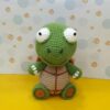 Süße und gemütliche gestrickte Schildkrötenpuppe – Schönes handgefertigtes Wollspielzeug
