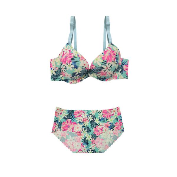 Floral-Hawaei-Bra-and-Thong-Set-–-Suitable-for-Stylish-Everyday-Looks-5