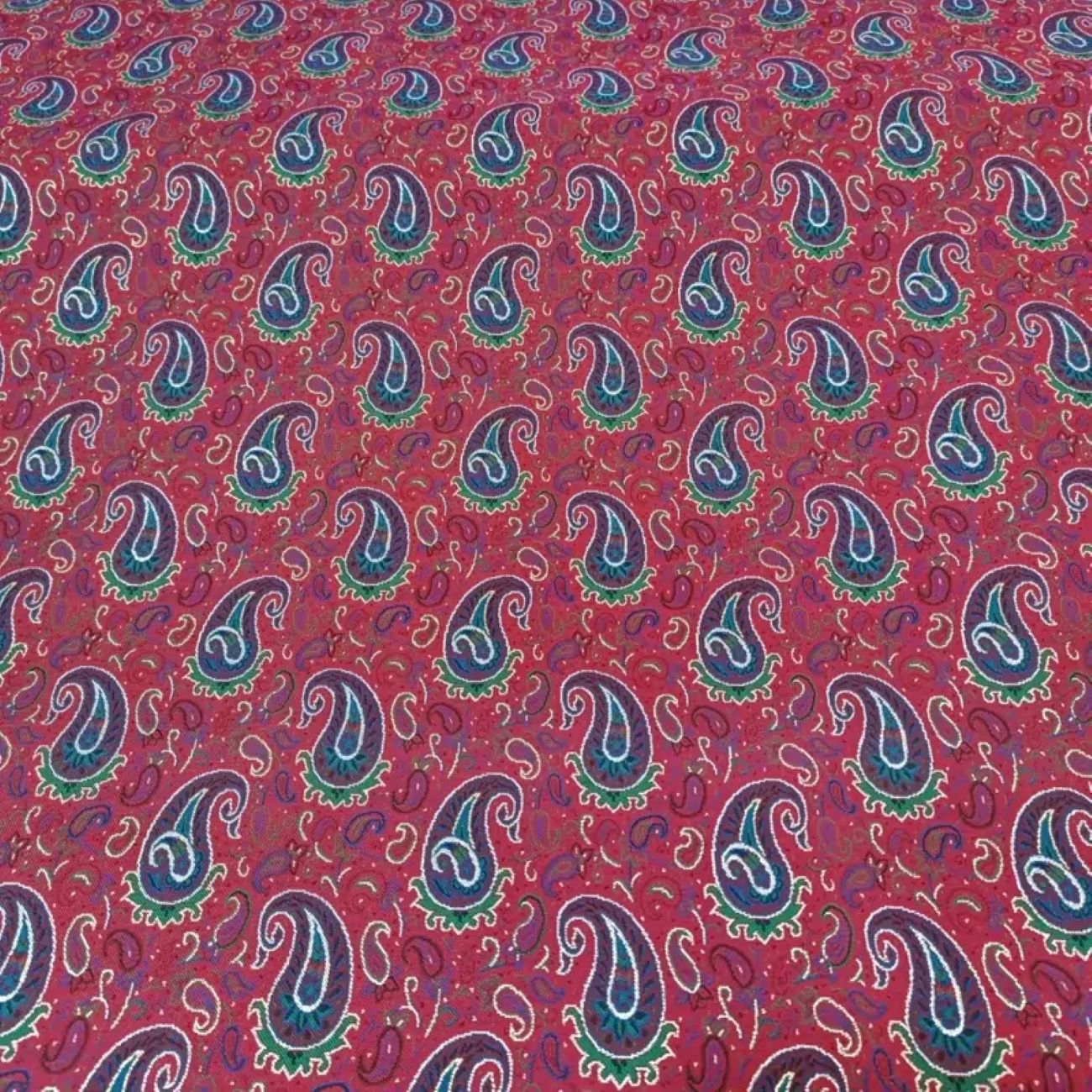 Von Alt-Persien bis zur modernen Luxuswelt: Die edle Welt der Termeh-Stoffe entdecken